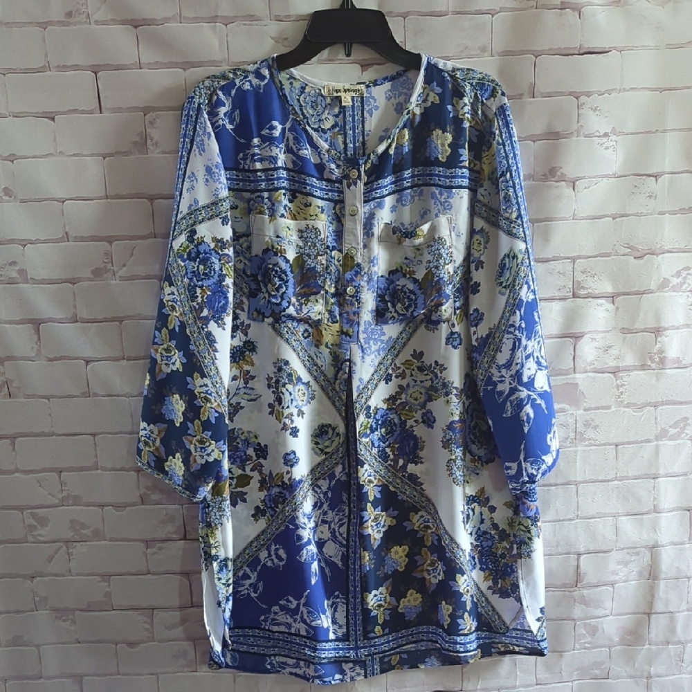 Hope Springs Floral Blue and White Tunic Top